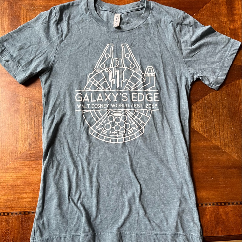 Women’s Galaxys Edge -Hollywood studios shirt SMALL